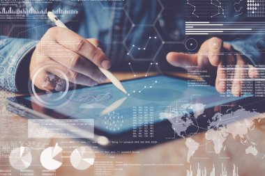 Stylus kalem kullanan adam 