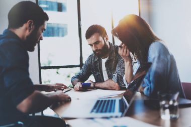 modern ofis arkadaşları.