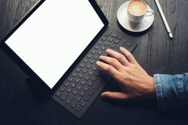 klavye-iskelede yazarak el