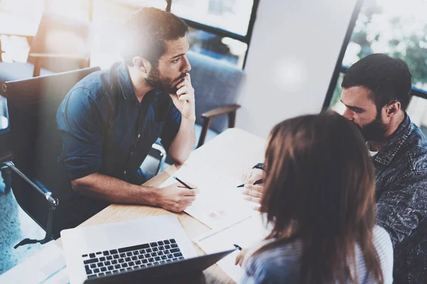 Zakelijke team op werkproces — Stockfoto