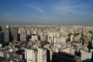 Arka planda kirlilik olan Sao Paulo City Skyline