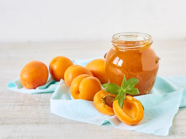 Marmellata di albicocche fatta in casa — Foto Stock