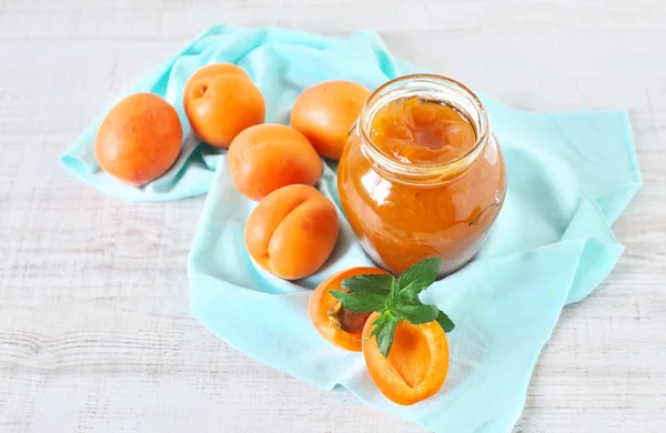 Confiture d'abricot fraîche — Photo