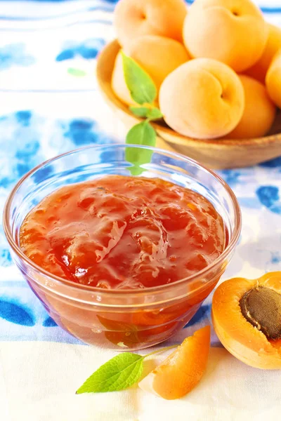 Čerstvý meruňkovou marmeládou — Stock fotografie