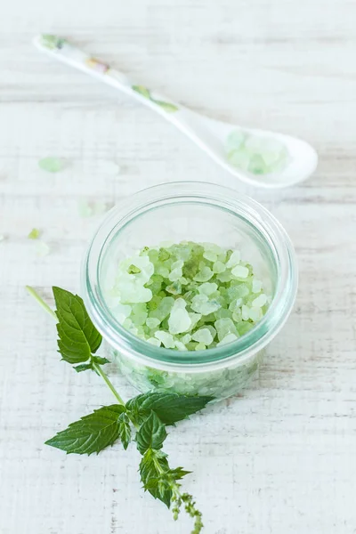 Natural green cosmetics made from aromatic herbs — Stock Photo, Image
