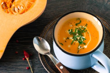 ev yapımı rustik balkabağı çorbası