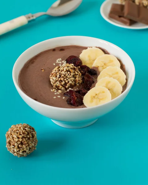 Chocolate Hazelnut Smoothie Bowl Topped Sliced Banana Goji Berries Sesame — Stock Photo, Image