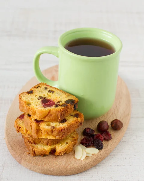 Traditional Berry Fruits Pound Cake Breakfast Tea — Stock Photo, Image