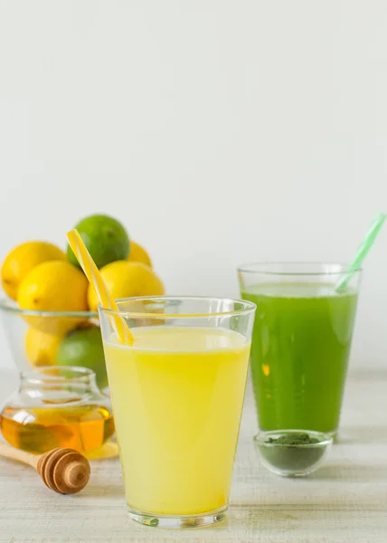 Bebida Base Limones Frescos Lima Espinacas Matcha — Foto de Stock