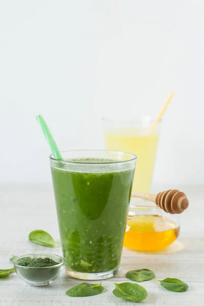 Bebida Base Limones Frescos Lima Espinacas Matcha — Foto de Stock