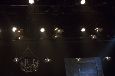 Tiyatro sahne ışıkları