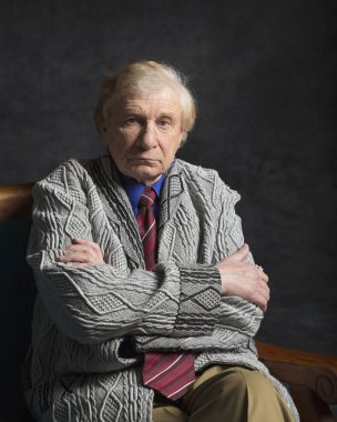 Akıllı yaşlı adam