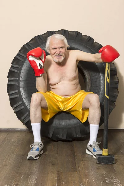 Retrato de um pugilista idoso — Fotografia de Stock