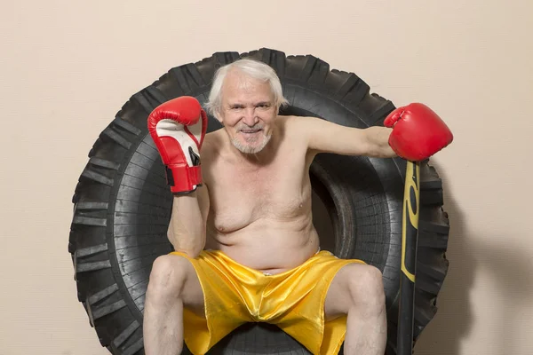 Retrato de um pugilista idoso — Fotografia de Stock