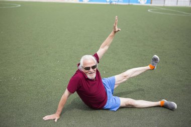 Komuta sizde açık bir stadyumda egzersiz
