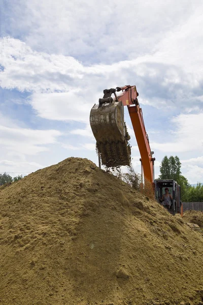 Graafmachine op de bouwplaats. — Stockfoto