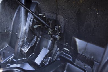 Hızlandırıcı ve fren pedalları