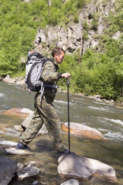 Ormancılar toprakları bir yol yapmak