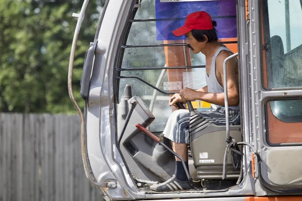 Graafmachine op de bouwplaats. — Stockfoto