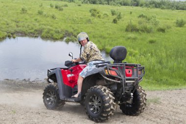 All - arazi araçları turist. ATV üzerinde