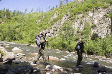 Ormancılar toprakları bir yol yapmak