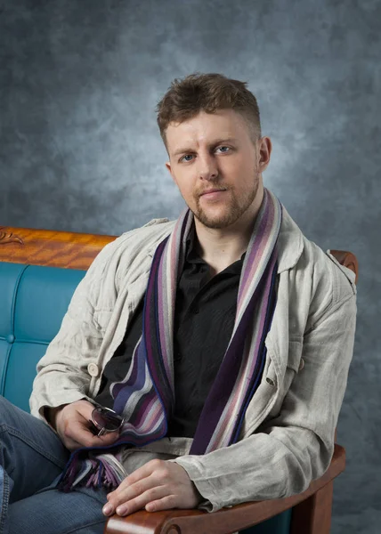 Genç bir adamın portresi