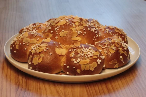 Házi készítésű három király torta. Hagyományos svájci kenyér január 6-án. Jogdíjmentes Stock Képek