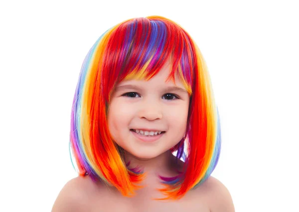 Vrolijk meisje met heldere kleurrijke haar — Stockfoto