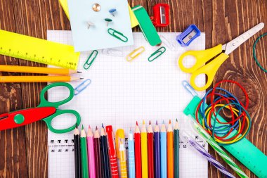 Açılan boş defter, okul çerçeve üzerinde bir retro wo sağlar.