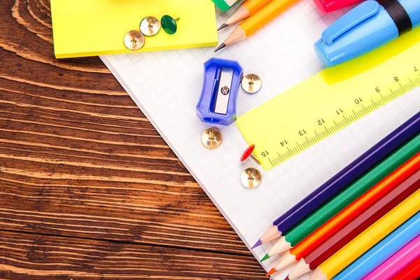 Table Bois Rétro Avec Fournitures Scolaires Concept Retour École — Photo