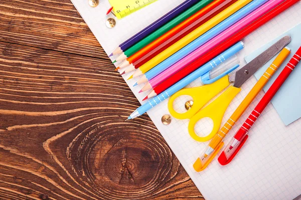 Table Bois Rétro Avec Fournitures Scolaires Concept Retour École — Photo