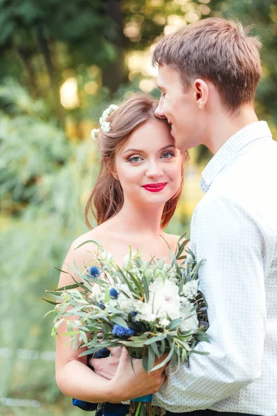 Happy Young Newlywed Couple Man Buried His Nose Her Hair — Stock Photo, Image