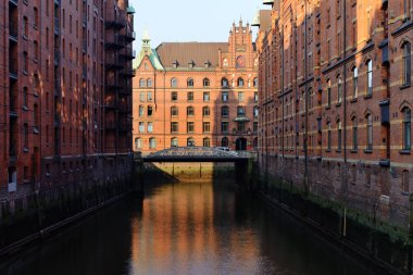 Speicherstadt, tarihi merkezi Hamburg gündoğumu