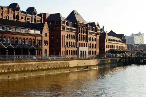 Speicherstadt, centro histórico de Hamburgo al atardecer —  Fotos de Stock