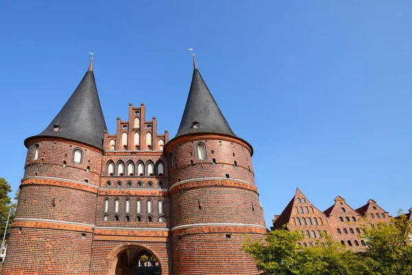 Holstentor Gate and Salzspeicher in Lubeck, Germany — Stock Photo, Image