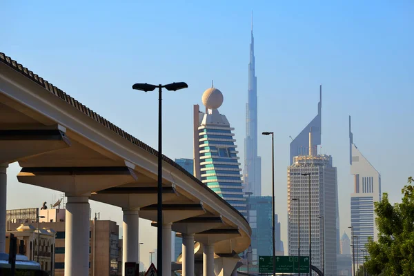 Felhőkarcolók, a Dubai World Trade Center — Stock Fotó