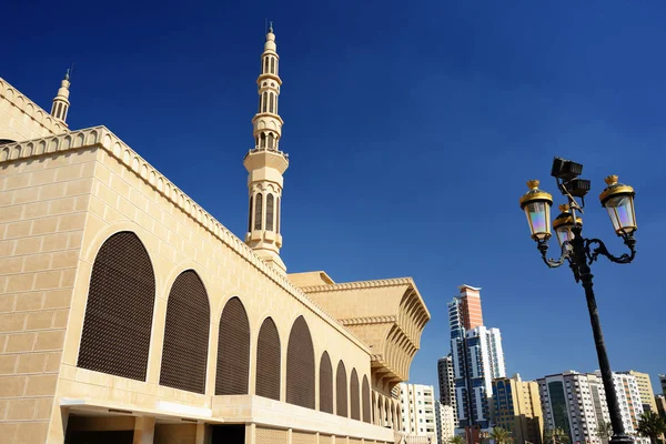 费萨尔国王清真寺在沙迦 — 图库照片