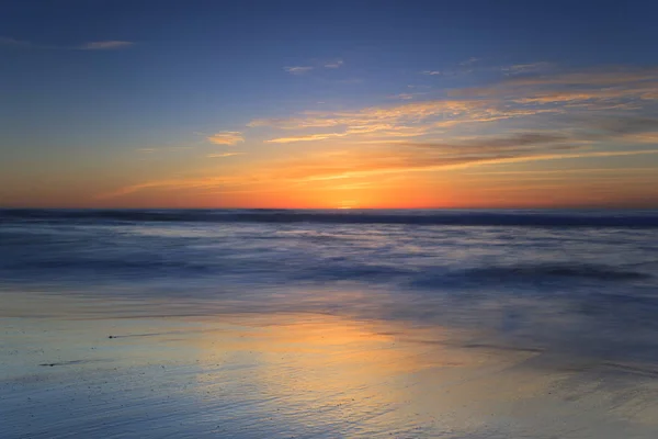 Seascape Com Ondas Tenras Fim Pôr Sol Fotografia De Stock