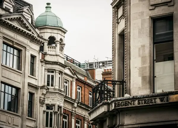 Риджент стрит, улица имени входа в Лондоне — стоковое фото