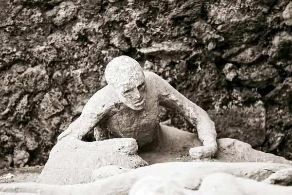 Victim in Pompeii of the eruption of Mt Vesuvius — Stock Photo, Image