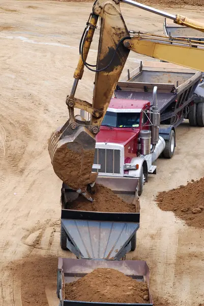 Excavator in action — Stock Photo, Image