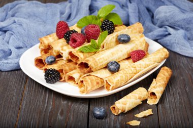 Gözleme rulo çilek ile