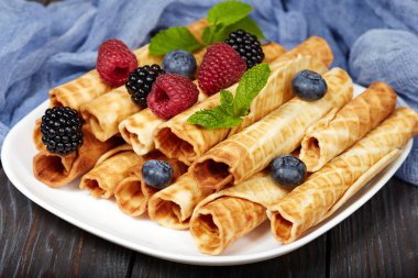 Gözleme rulo çilek ile