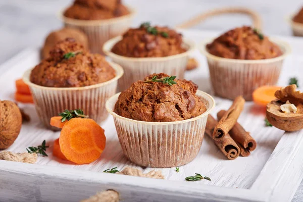 Muffins Com Cenoura Nozes Canela Delicioso Aperitivo Caseiro — Fotografia de Stock