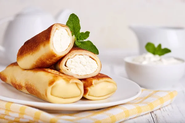 Thin Crepe Pancake Rolls Stuffed Cottage Cheese Traditional Russian Cuisine — Stock Photo, Image