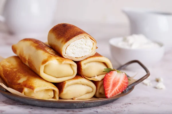 Thin Crepe Pancake Rolls Stuffed Cottage Cheese Traditional Russian Cuisine — Stock Photo, Image