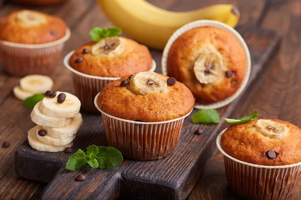 Muffins Banana Com Gotas Chocolate Deliciosa Sobremesa Doce Caseira — Fotografia de Stock