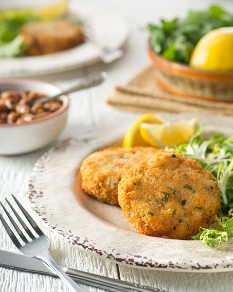 Bolos de peixe empanados — Fotografia de Stock