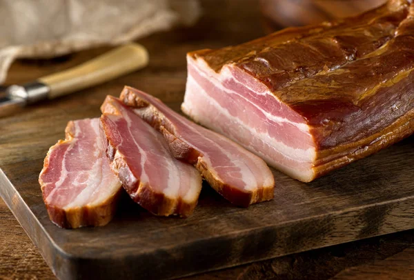 Slab hele gerookte Bacon — Stockfoto