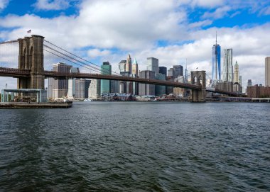 Manhattan Skyline ve Brooklyn Köprüsü